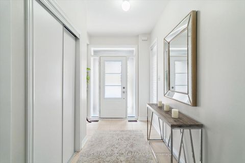 Photo 6 at 12 Deep River Lane S, Westbrook, Richmond Hill