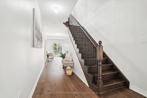 Photo 7 at 12 Deep River Lane S, Westbrook, Richmond Hill