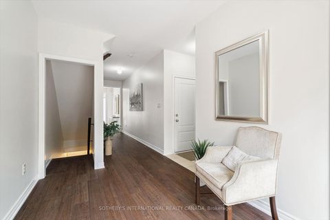 Photo 9 at 12 Deep River Lane S, Westbrook, Richmond Hill