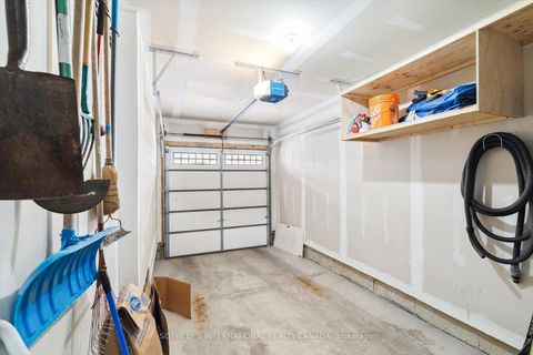 Photo 12 at 12 Deep River Lane S, Westbrook, Richmond Hill