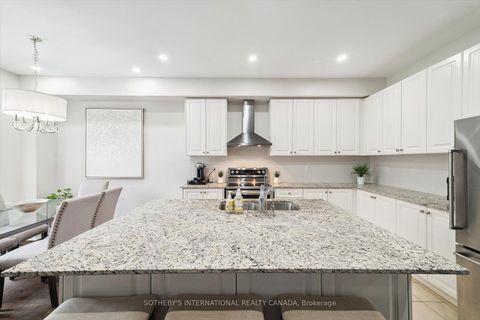 Photo 19 at 12 Deep River Lane S, Westbrook, Richmond Hill