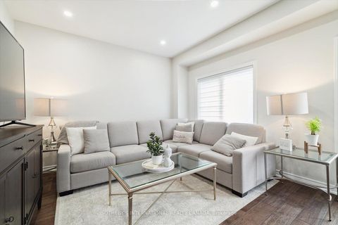 Photo 27 at 12 Deep River Lane S, Westbrook, Richmond Hill