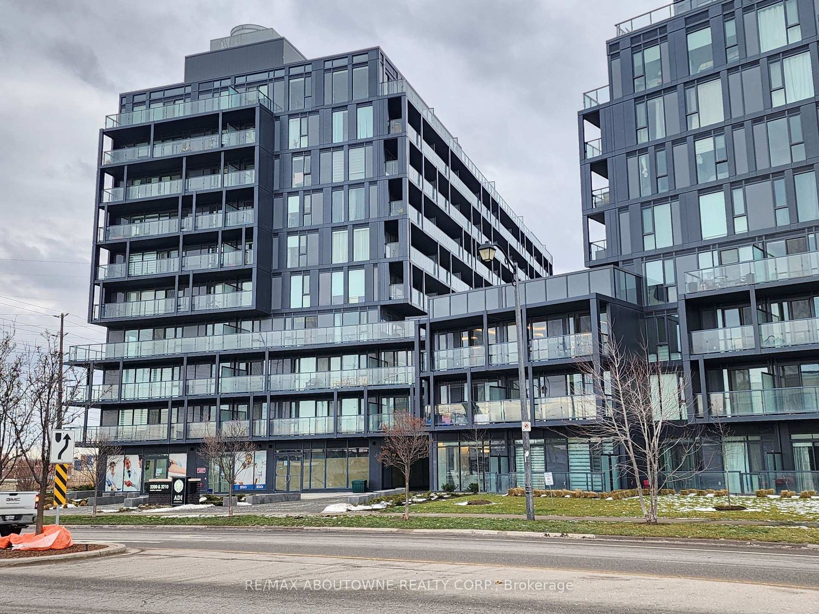 101 - 3210 Dakota Common, Alton, Burlington 