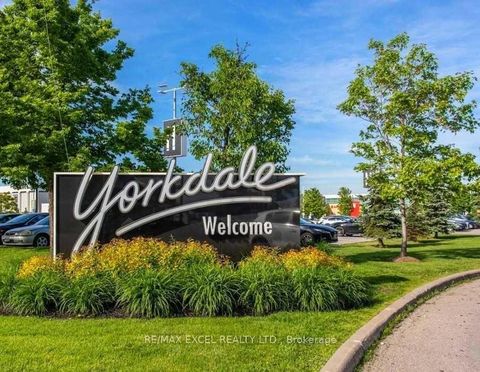 Photo 8 at 639 - 3091 Dufferin Street, Glen Park, Toronto