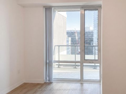 Photo 6 at 2010 - 25 Holly Street, Mount Pleasant West, Toronto