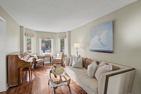 Photo 4 at 28 Hollingshead Drive, Aurora Village, Aurora