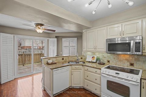 Photo 9 at 28 Hollingshead Drive, Aurora Village, Aurora