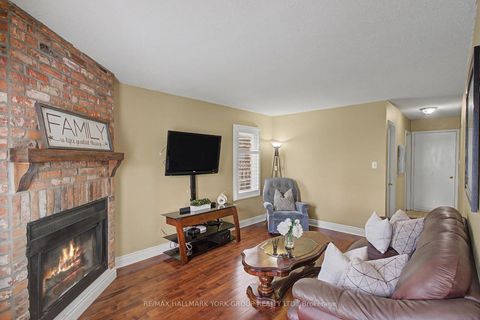 Photo 11 at 28 Hollingshead Drive, Aurora Village, Aurora