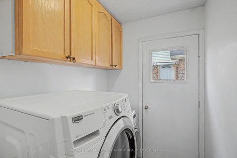 Photo 14 at 28 Hollingshead Drive, Aurora Village, Aurora