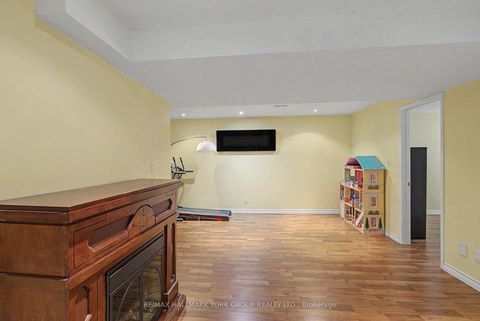 Photo 22 at 28 Hollingshead Drive, Aurora Village, Aurora