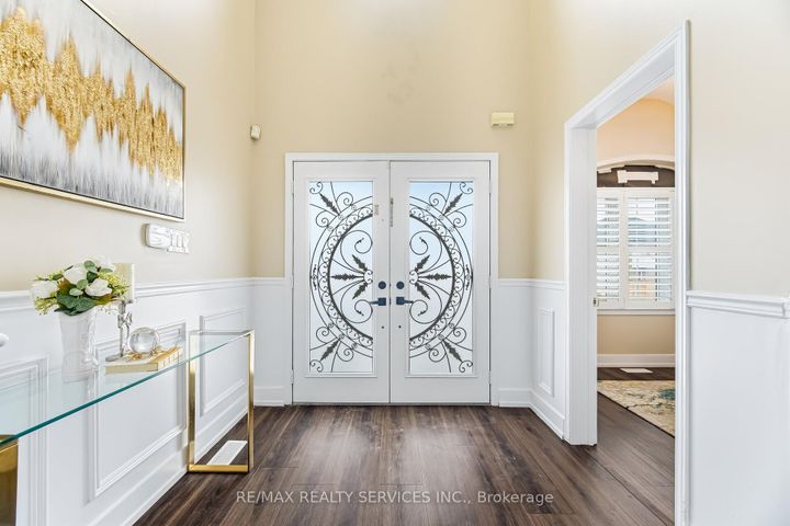 Photo 3 at 248 Edenbrook Hill Drive, Fletcher's Meadow, Brampton