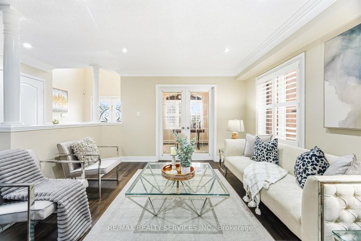 Photo 7 at 248 Edenbrook Hill Drive, Fletcher's Meadow, Brampton