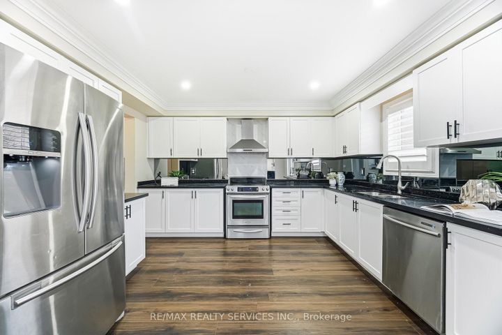 Photo 12 at 248 Edenbrook Hill Drive, Fletcher's Meadow, Brampton