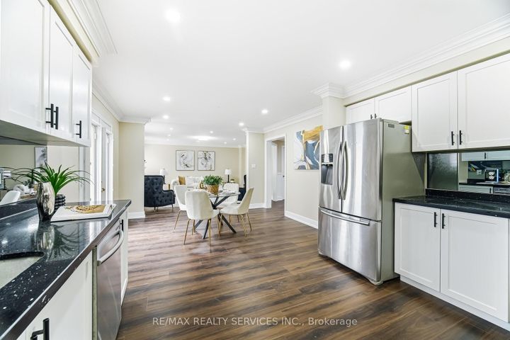 Photo 13 at 248 Edenbrook Hill Drive, Fletcher's Meadow, Brampton