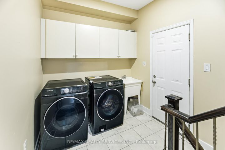 Photo 23 at 248 Edenbrook Hill Drive, Fletcher's Meadow, Brampton