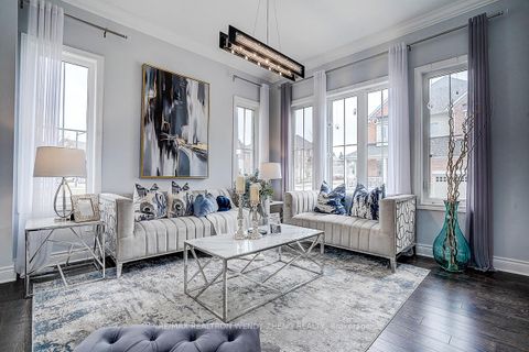 Photo 4 at 6 Ken Sinclair Crescent, Aurora Estates, Aurora