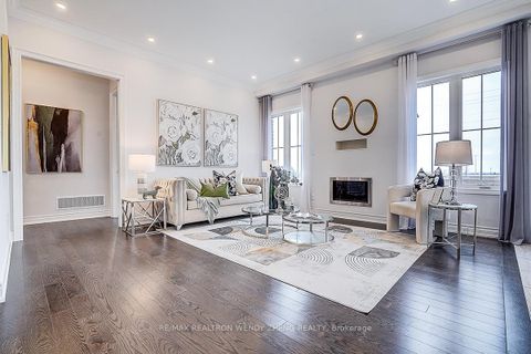 Photo 6 at 6 Ken Sinclair Crescent, Aurora Estates, Aurora