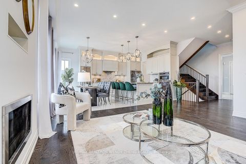 Photo 8 at 6 Ken Sinclair Crescent, Aurora Estates, Aurora