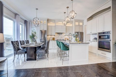 Photo 12 at 6 Ken Sinclair Crescent, Aurora Estates, Aurora