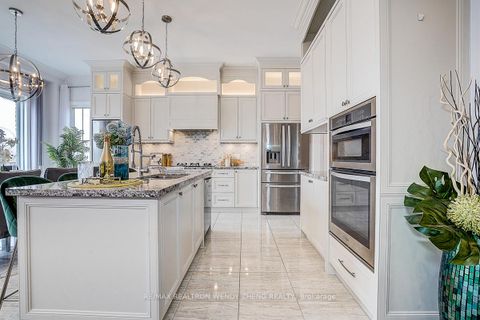 Photo 13 at 6 Ken Sinclair Crescent, Aurora Estates, Aurora