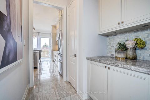 Photo 19 at 6 Ken Sinclair Crescent, Aurora Estates, Aurora