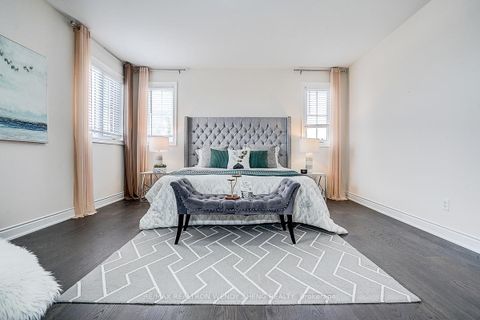 Photo 25 at 6 Ken Sinclair Crescent, Aurora Estates, Aurora