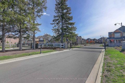 Photo 48 at 6 Ken Sinclair Crescent, Aurora Estates, Aurora