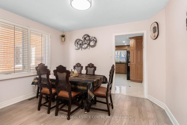 Photo 9 at 41 Presidential Street, East Woodbridge, Vaughan