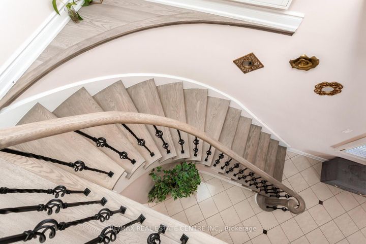 Photo 18 at 41 Presidential Street, East Woodbridge, Vaughan