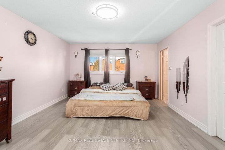 Photo 21 at 41 Presidential Street, East Woodbridge, Vaughan