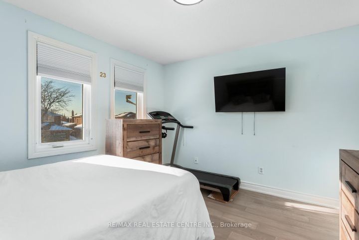 Photo 26 at 41 Presidential Street, East Woodbridge, Vaughan