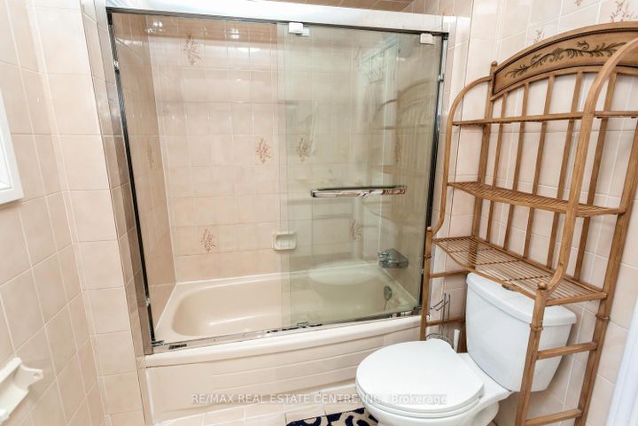 Photo 29 at 41 Presidential Street, East Woodbridge, Vaughan