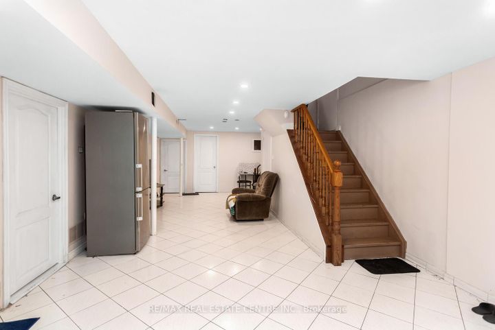 Photo 32 at 41 Presidential Street, East Woodbridge, Vaughan