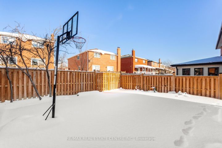 Photo 35 at 41 Presidential Street, East Woodbridge, Vaughan