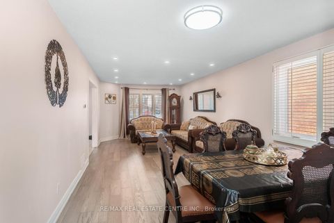 Photo 10 at 41 Presidential Street, East Woodbridge, Vaughan