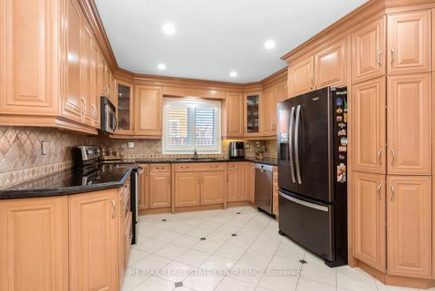 Photo 13 at 41 Presidential Street, East Woodbridge, Vaughan