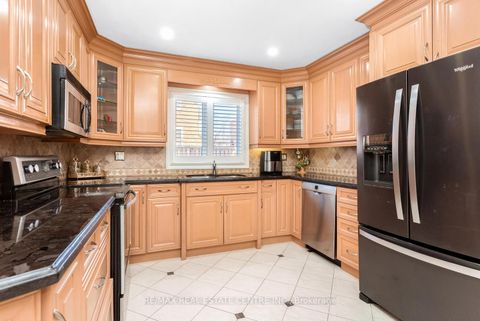 Photo 14 at 41 Presidential Street, East Woodbridge, Vaughan