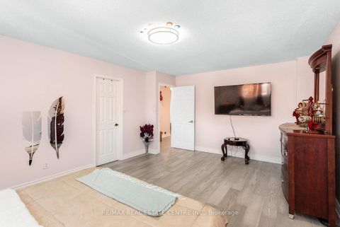 Photo 23 at 41 Presidential Street, East Woodbridge, Vaughan