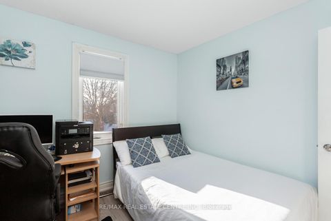 Photo 24 at 41 Presidential Street, East Woodbridge, Vaughan