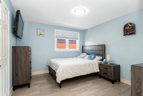 Photo 28 at 41 Presidential Street, East Woodbridge, Vaughan