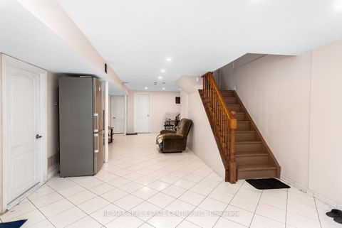 Photo 32 at 41 Presidential Street, East Woodbridge, Vaughan