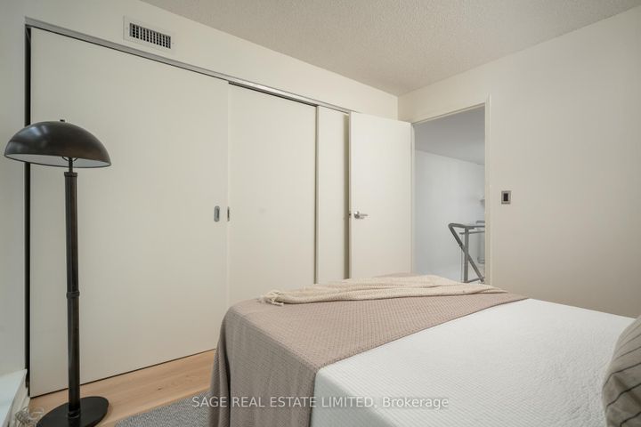 Photo 29 at 923 - 388 Richmond Street W, Waterfront Communities C1, Toronto