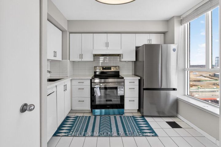 Photo 12 at 1309 - 21 Overlea Boulevard, Thorncliffe Park, Toronto