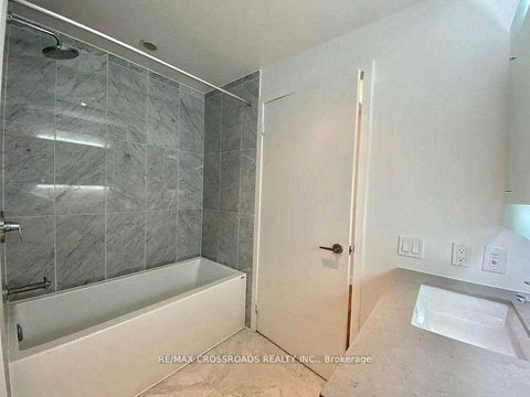 Photo 7 at 1003 - 115 McMahon Drive, Bayview Village, Toronto