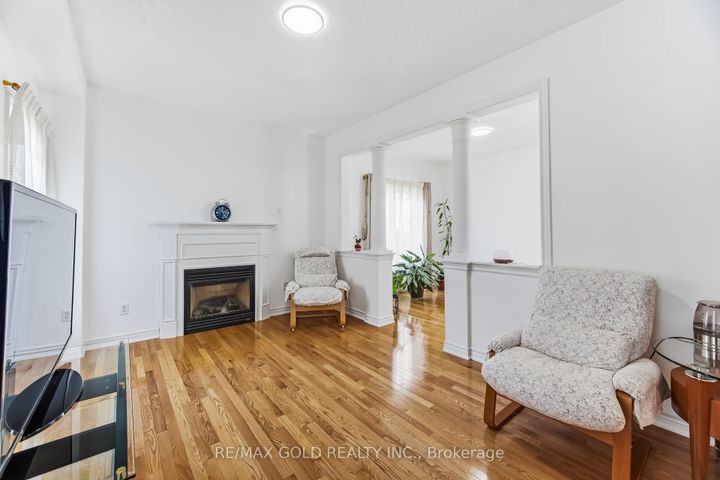 Photo 5 at 5 Attmar Drive, Bram East, Brampton