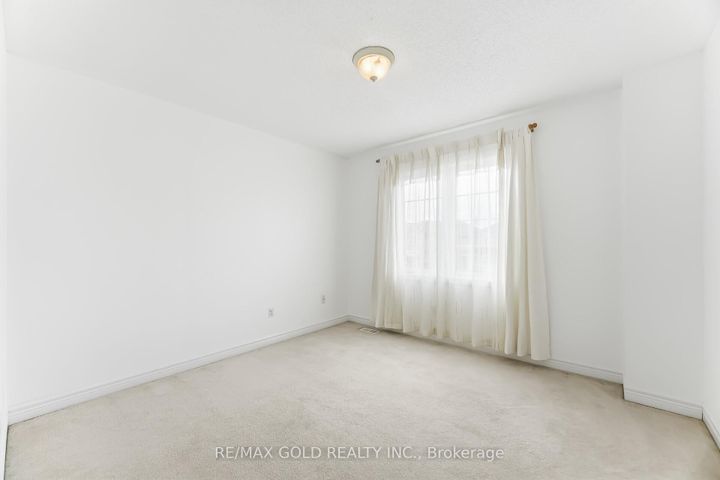 Photo 11 at 5 Attmar Drive, Bram East, Brampton