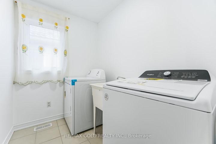 Photo 14 at 5 Attmar Drive, Bram East, Brampton