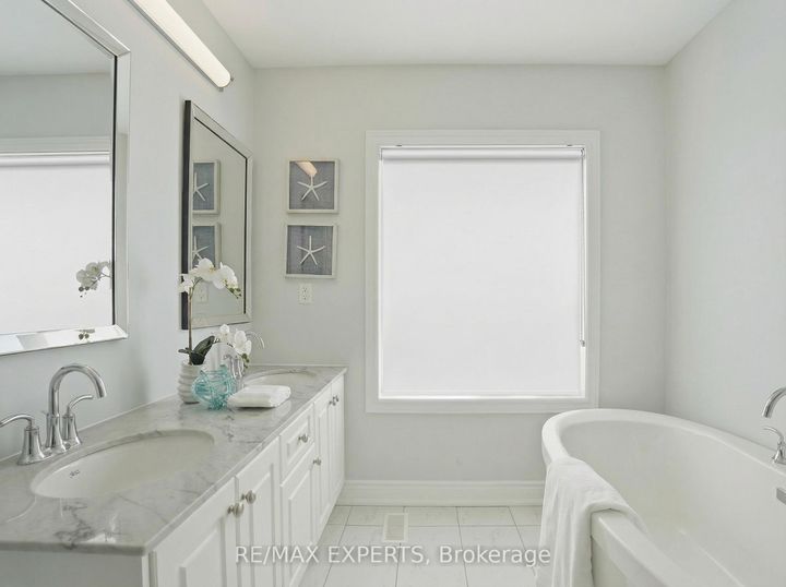 Photo 14 at 10 Augustus Terrace, City Centre West, Toronto