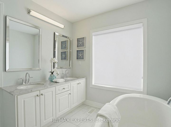 Photo 16 at 10 Augustus Terrace, City Centre West, Toronto