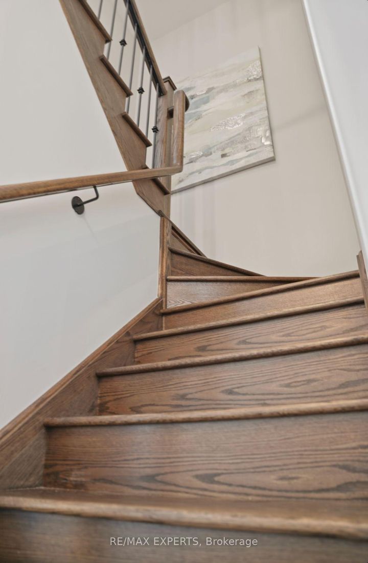 Photo 32 at 10 Augustus Terrace, City Centre West, Toronto